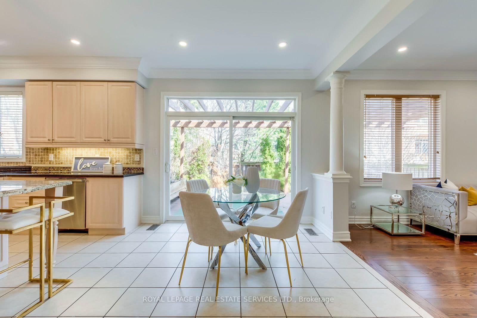 303 Burloak Drive thumbnail 25