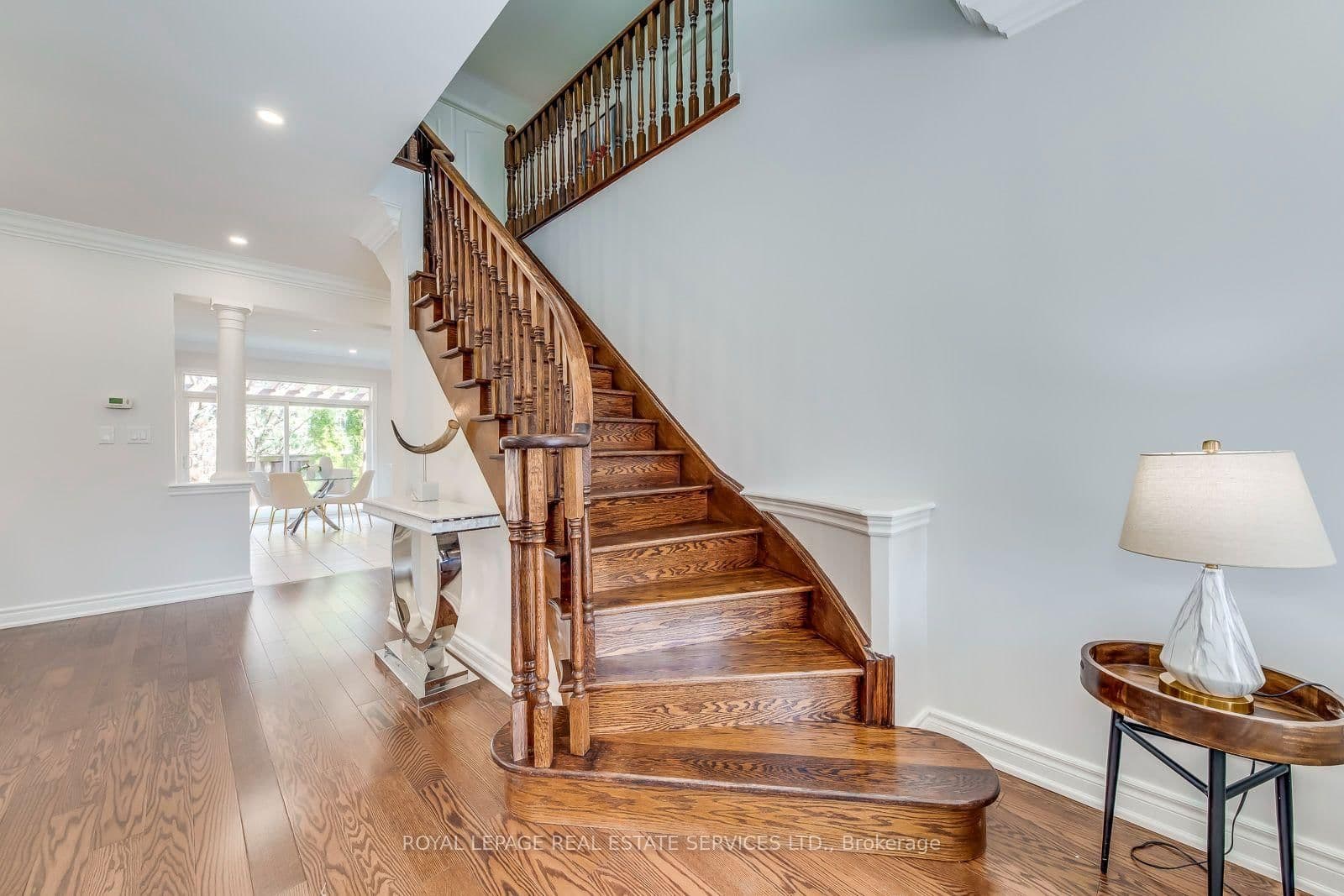 303 Burloak Drive thumbnail 28