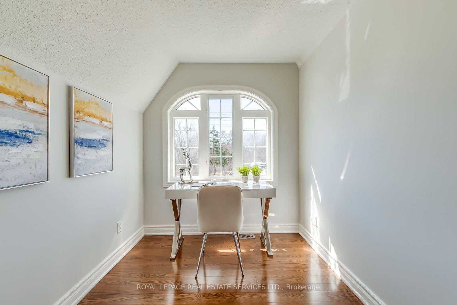 303 Burloak Drive thumbnail 43