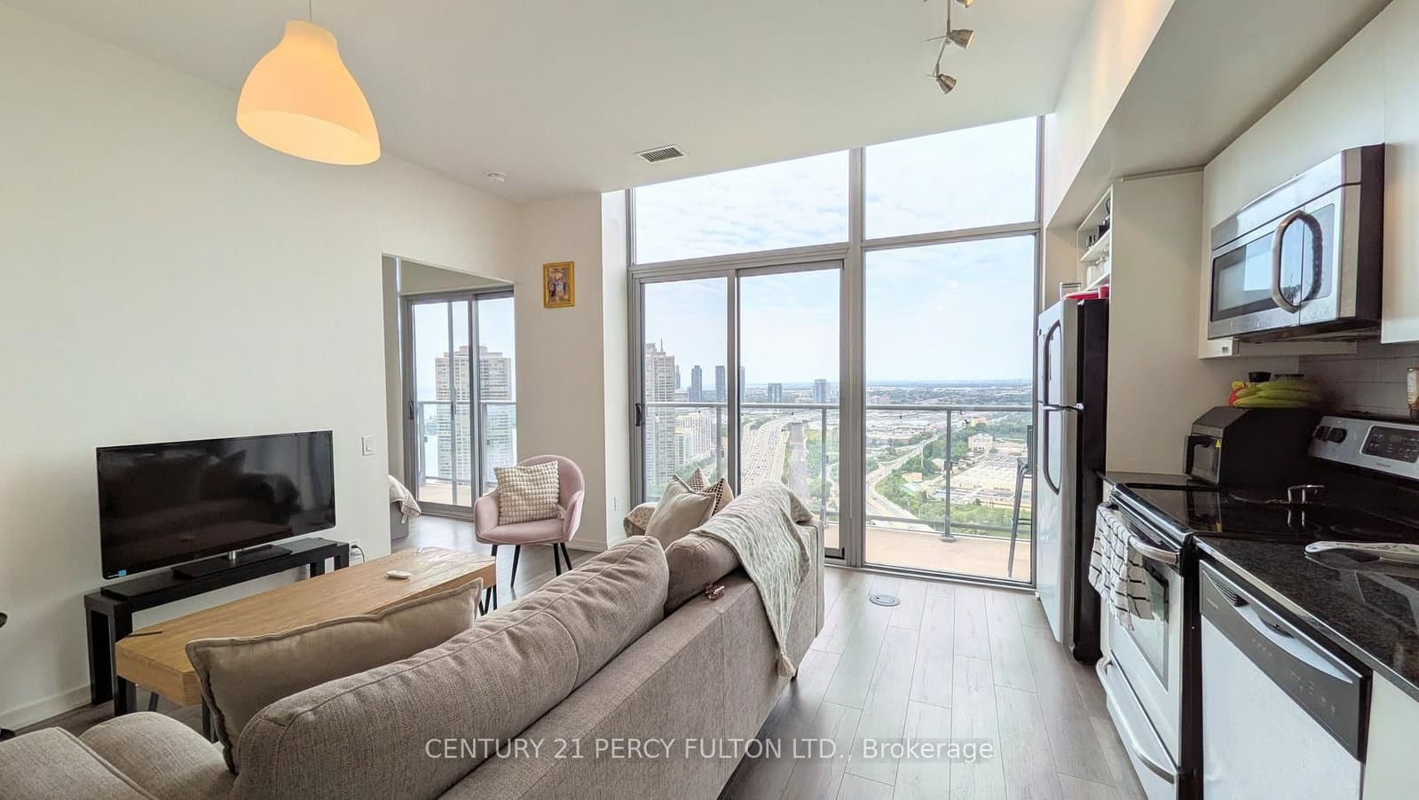 105 The Queensway, Unit 3505 thumbnail 3