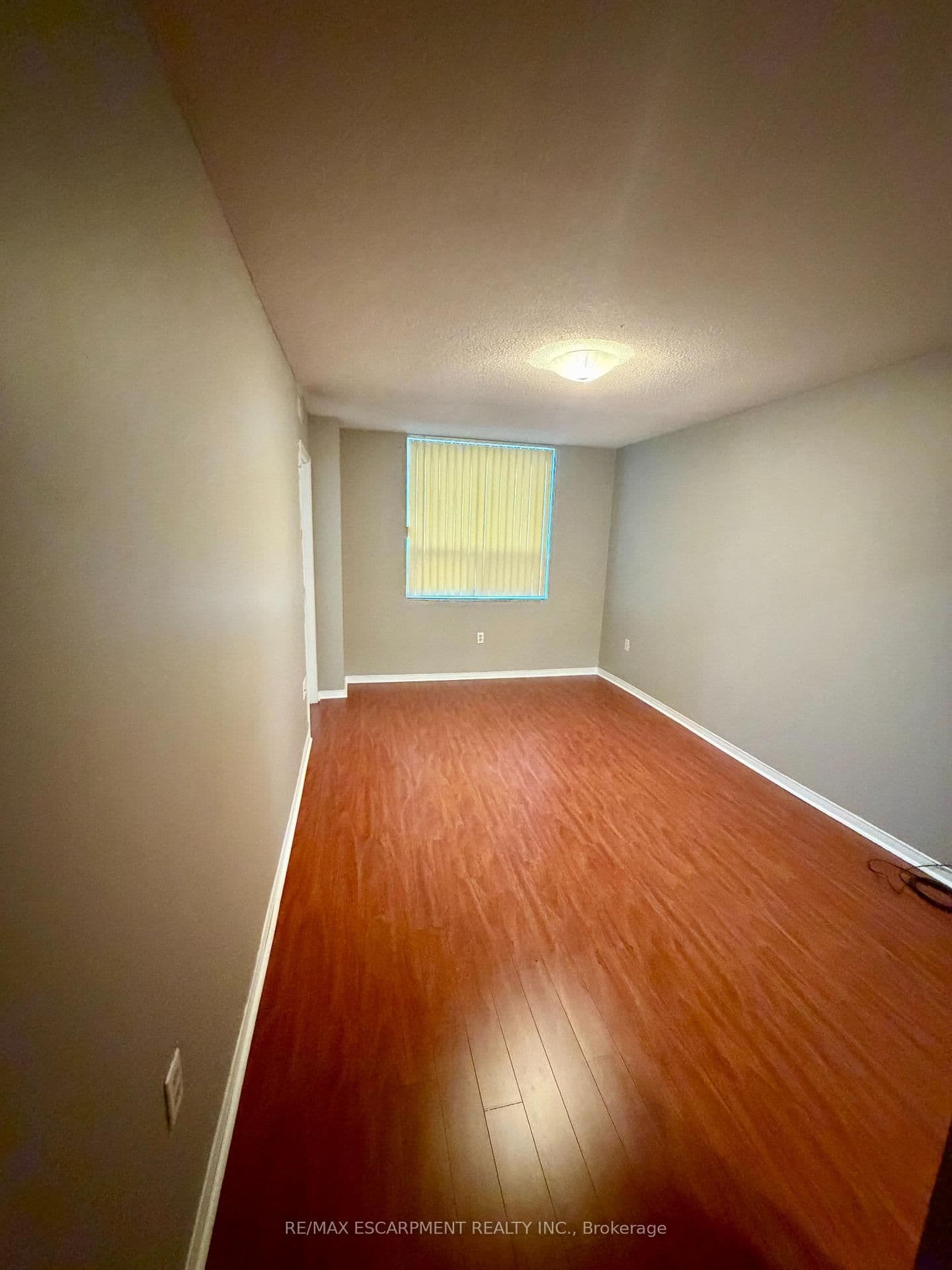 1270 Maple Crossing Boulevard E, Unit 103 thumbnail 13