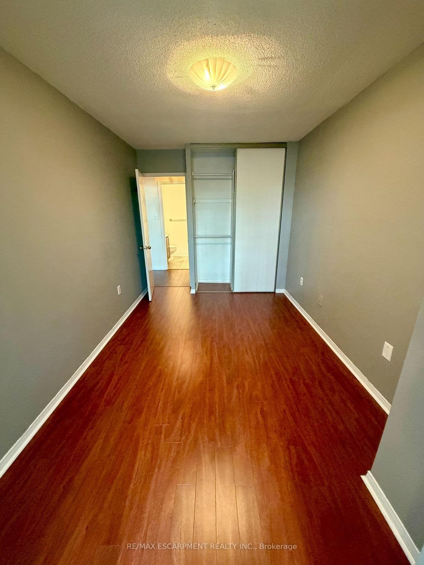 1270 Maple Crossing Boulevard E, Unit 103 thumbnail 17