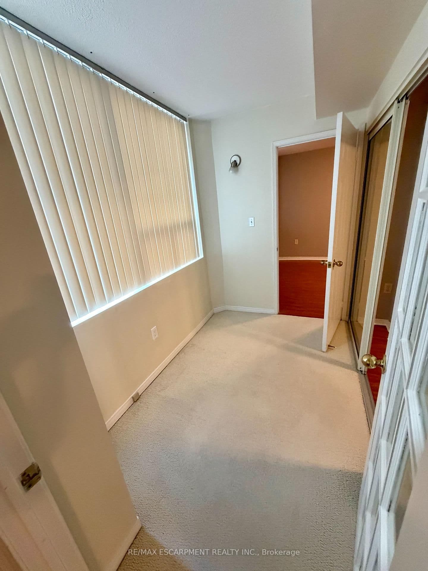 1270 Maple Crossing Boulevard E, Unit 103 thumbnail 23