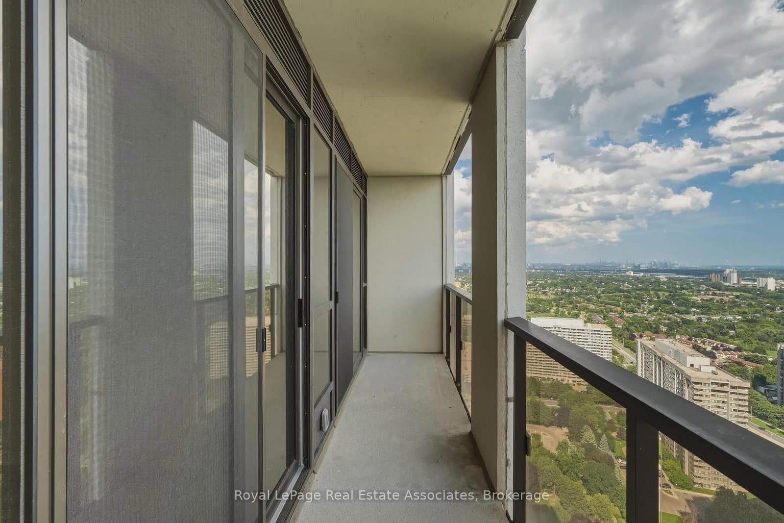 30 Elm Drive W, Unit 3306 thumbnail 17