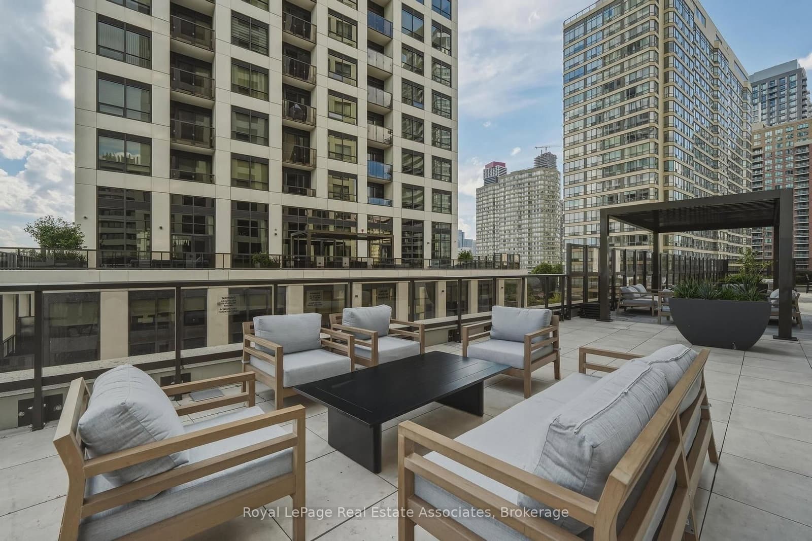 30 Elm Drive W, Unit 3306 thumbnail 34