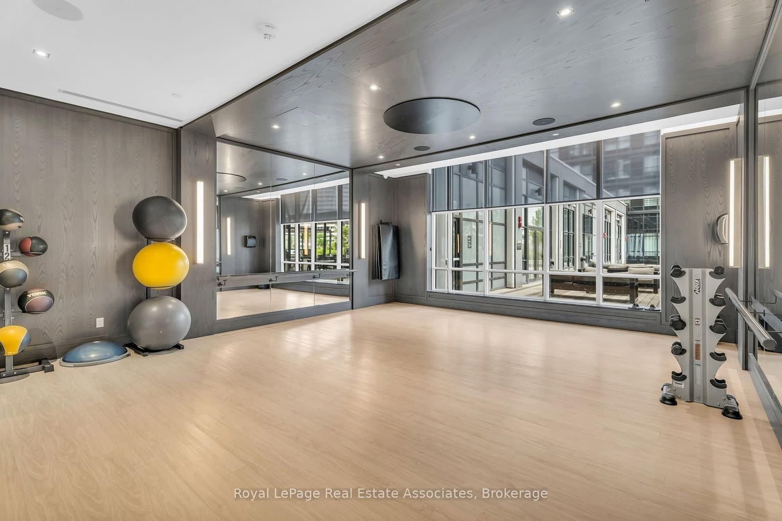 9 Mabelle Avenue, Unit 3019 thumbnail 18