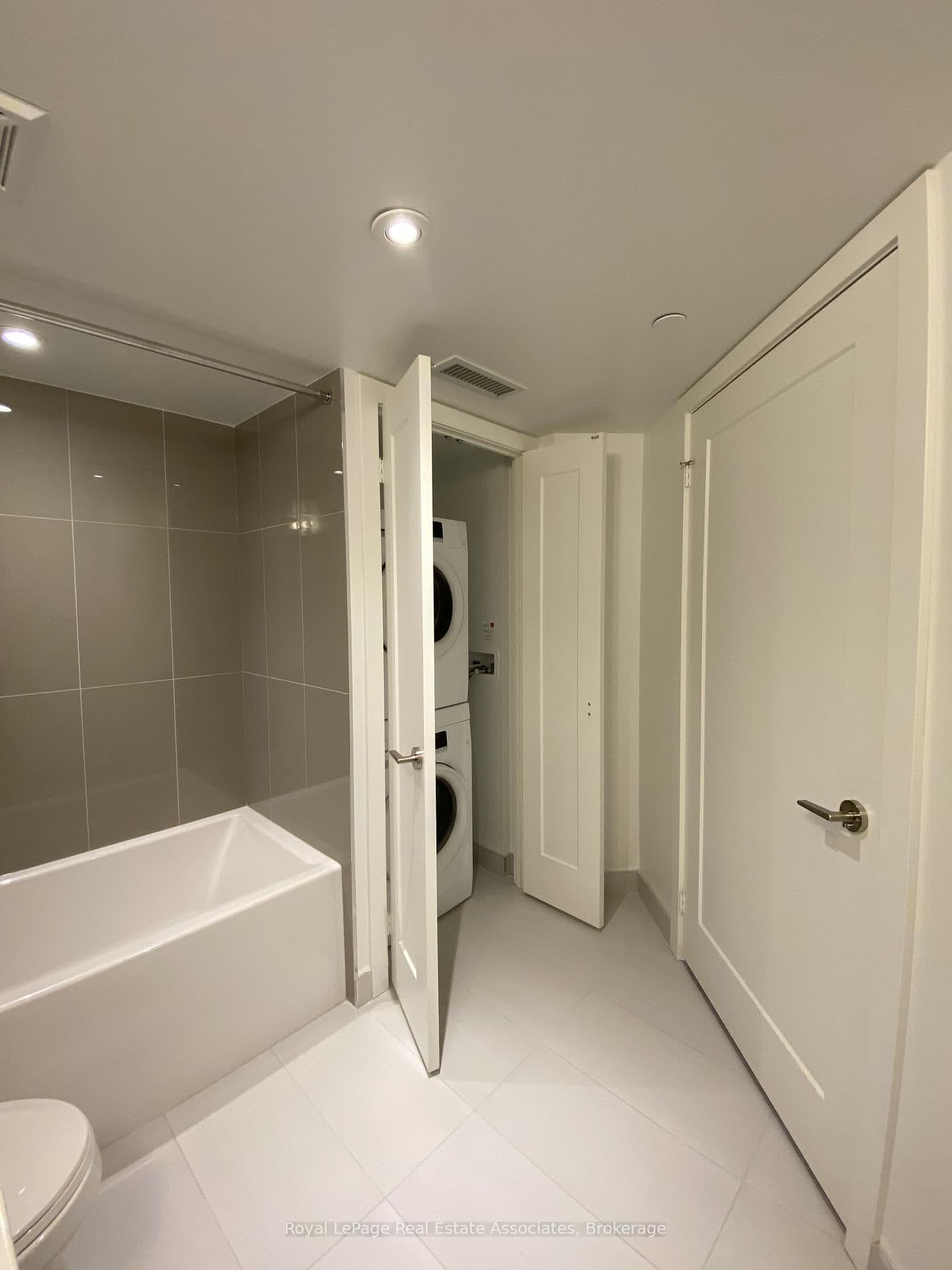 7 Mabelle Avenue, Unit 603 thumbnail 10
