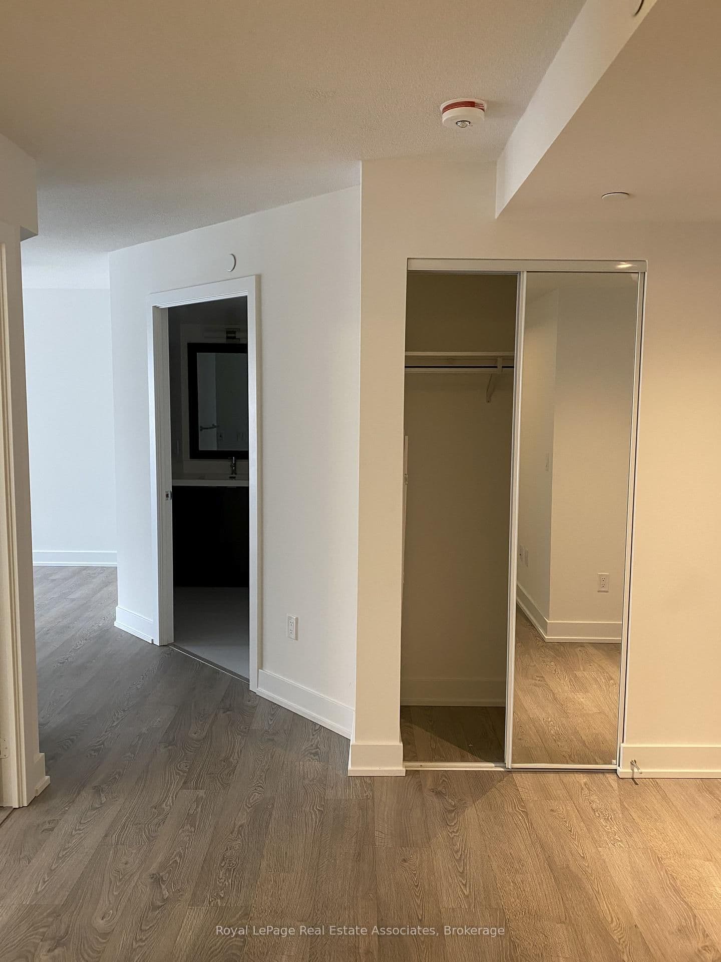 7 Mabelle Avenue, Unit 603 thumbnail 4