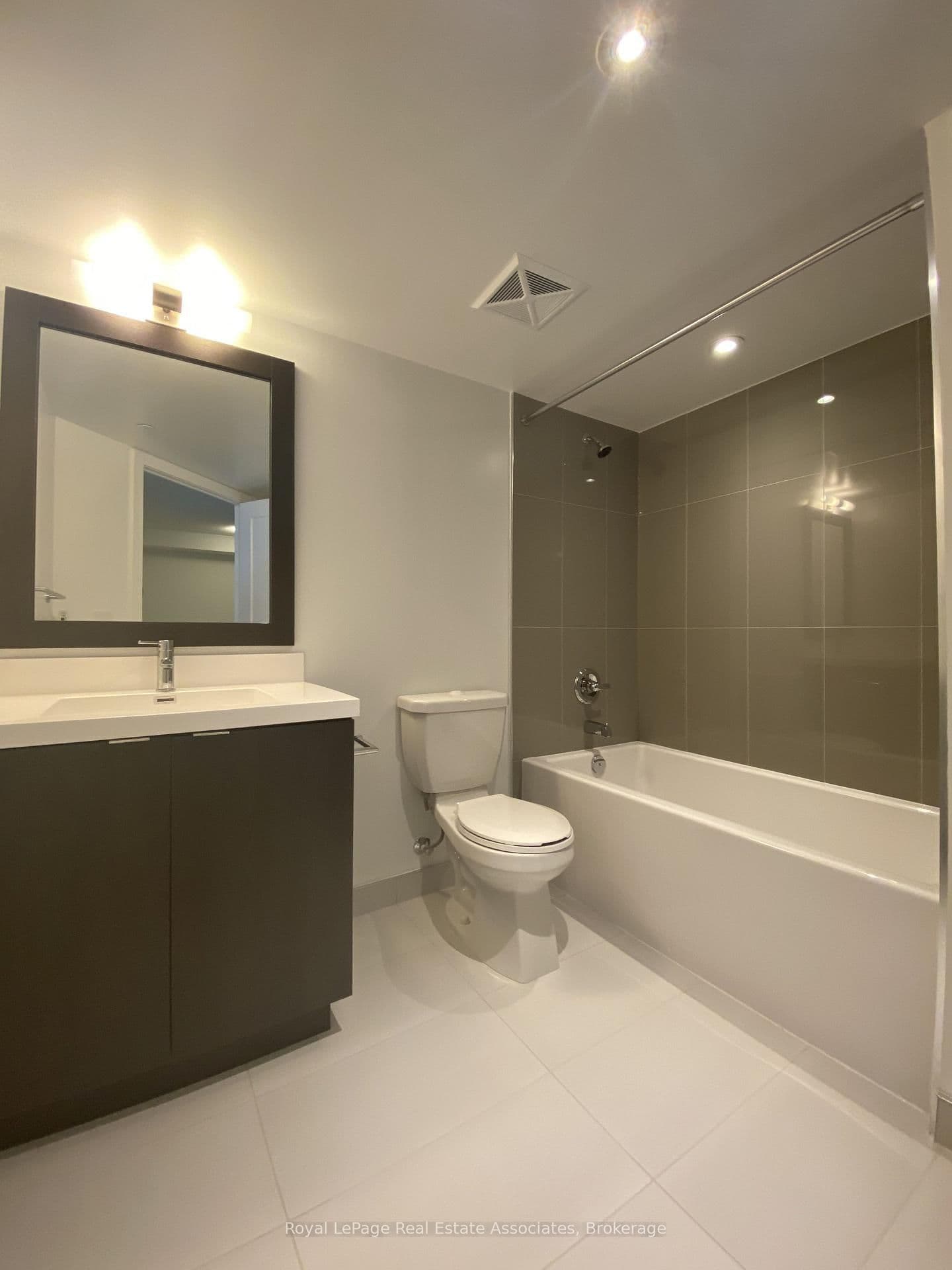 7 Mabelle Avenue, Unit 603 thumbnail 9