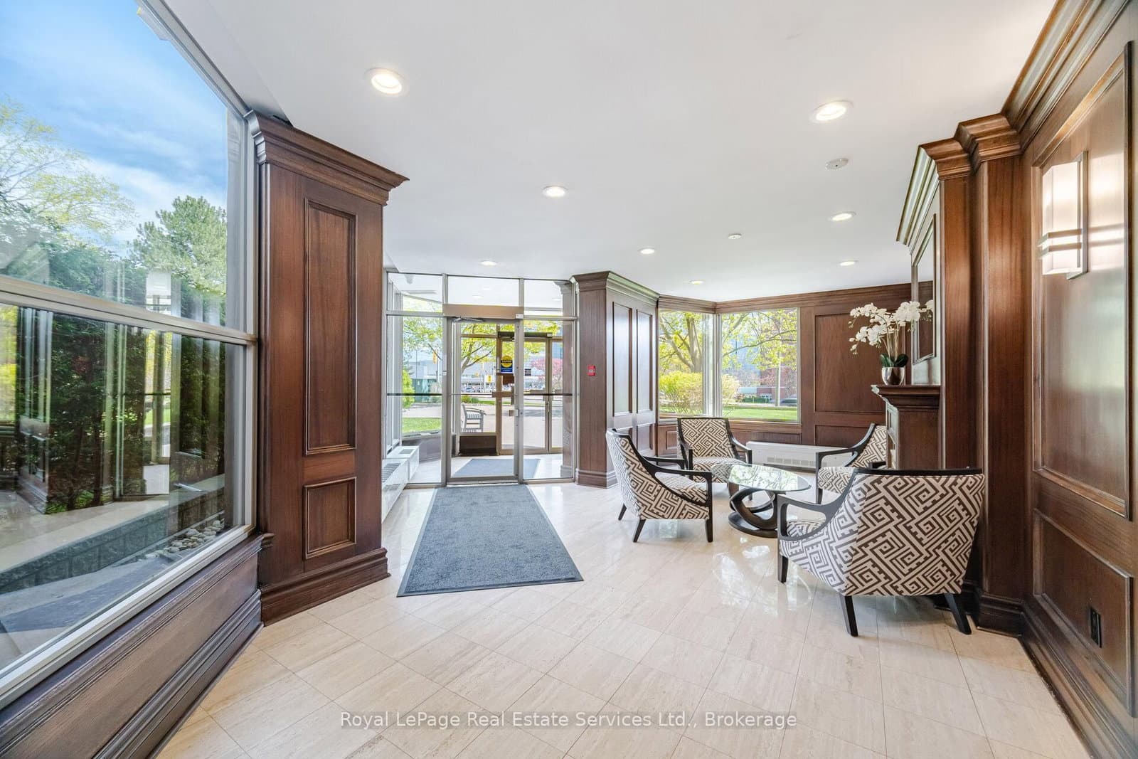 1201 North Shore Boulevard E, Unit 1001 thumbnail 3