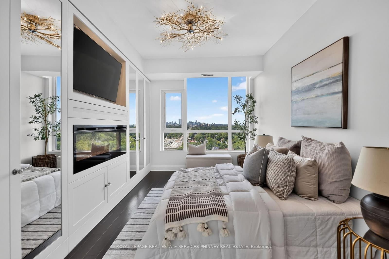 1 Hurontario Street, Unit 1705 thumbnail 20