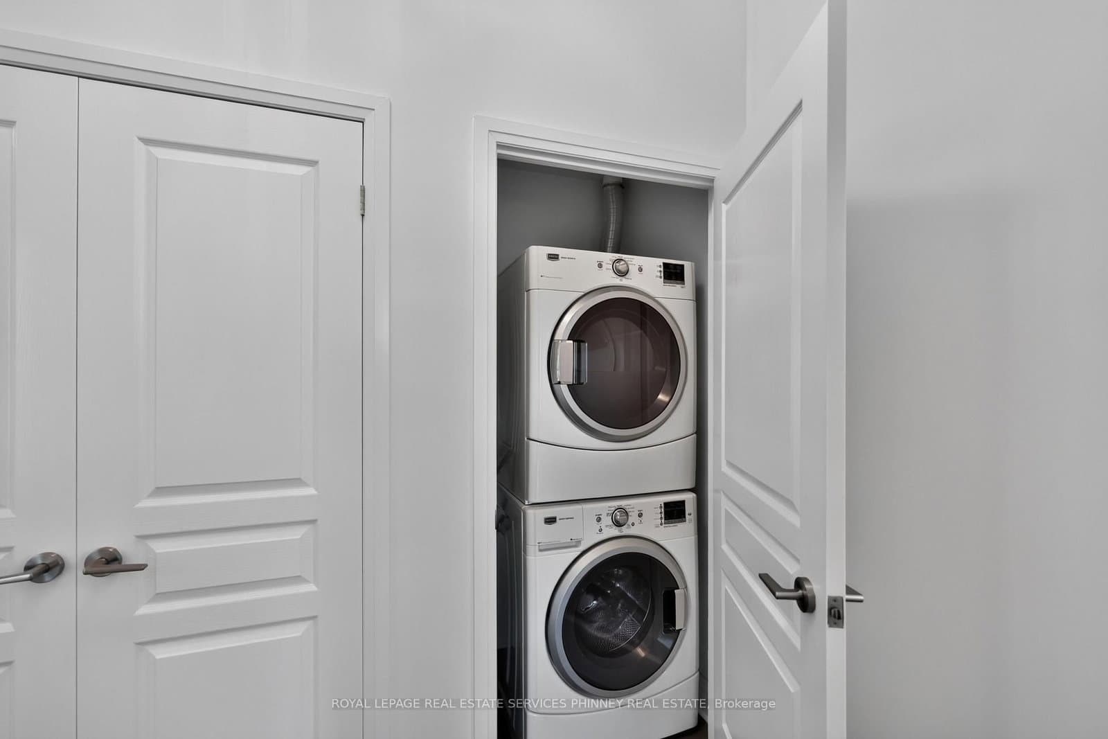 1 Hurontario Street, Unit 1705 thumbnail 23