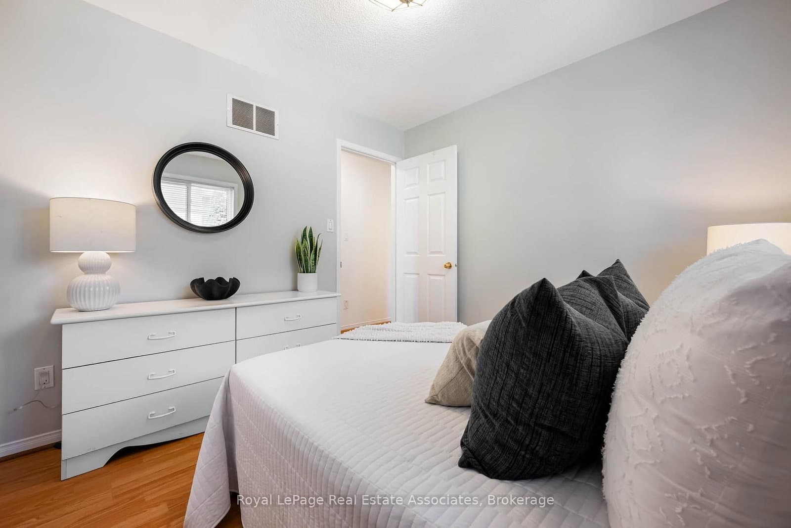 5581 Wheatland Court thumbnail 34