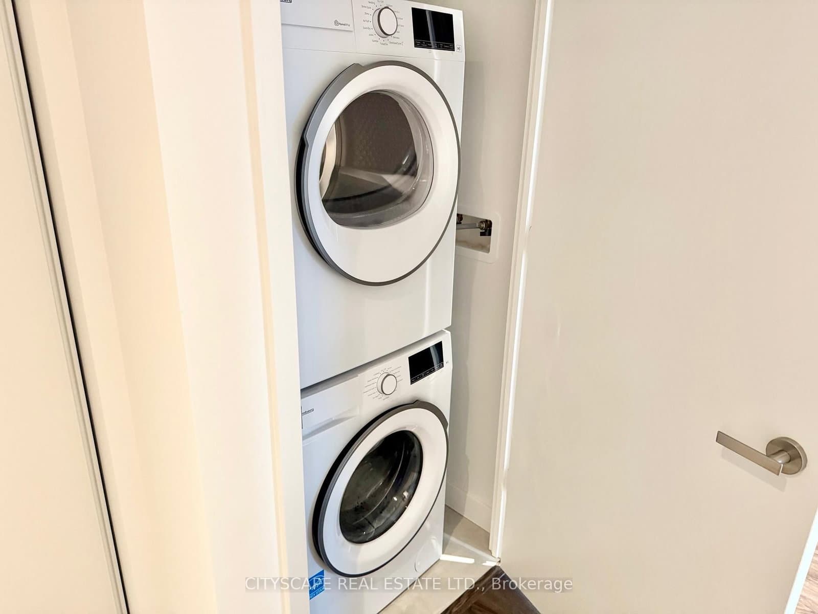 448 Burnhamthorpe Road W, Unit 6508 thumbnail 21