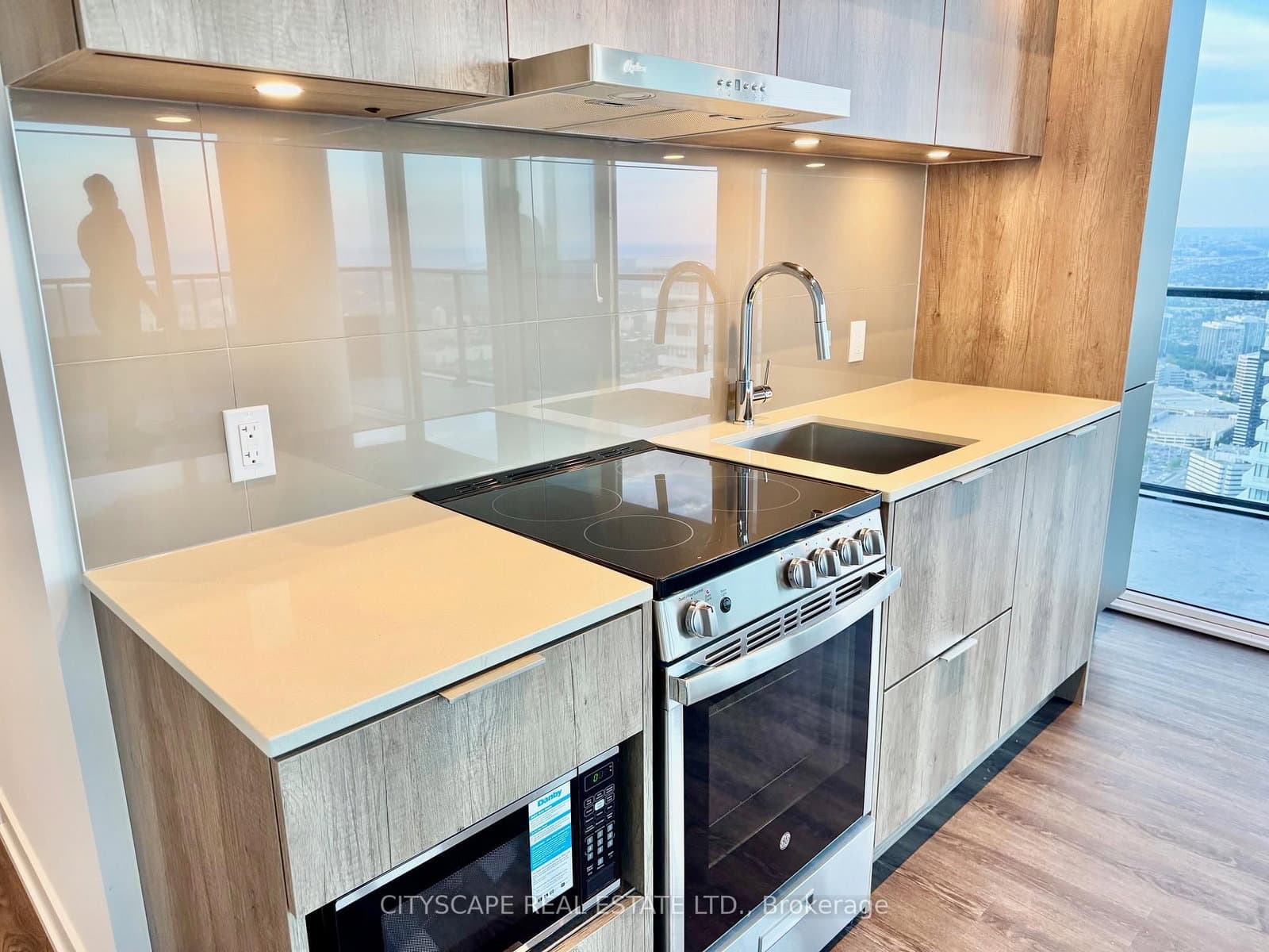 448 Burnhamthorpe Road W, Unit 6508 thumbnail 3