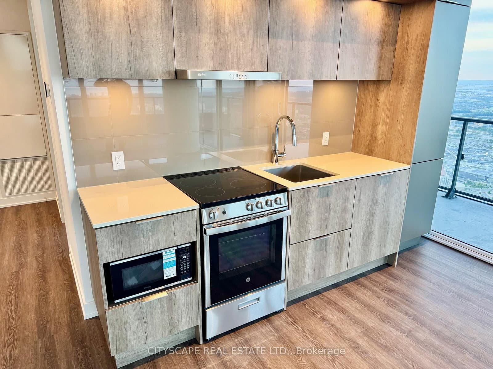 448 Burnhamthorpe Road W, Unit 6508 thumbnail 4