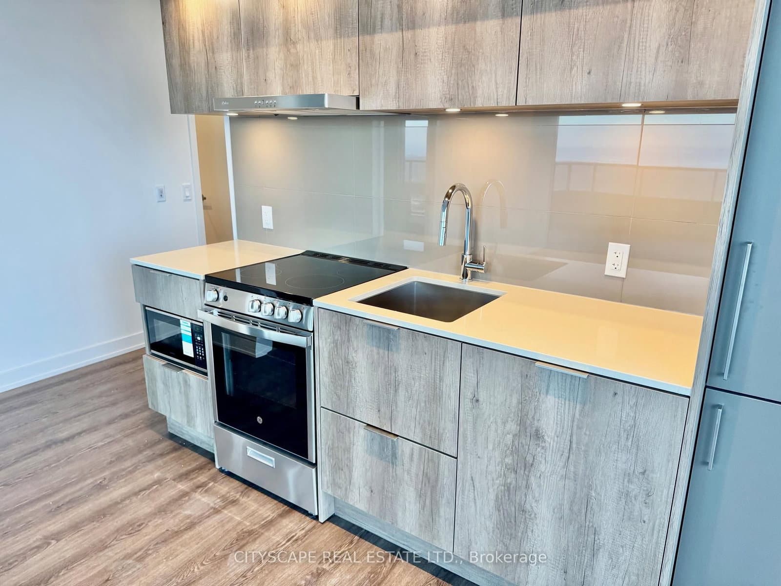448 Burnhamthorpe Road W, Unit 6508 thumbnail 5