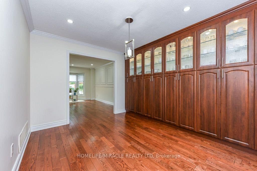 5449 Heritage Hills Boulevard thumbnail 10