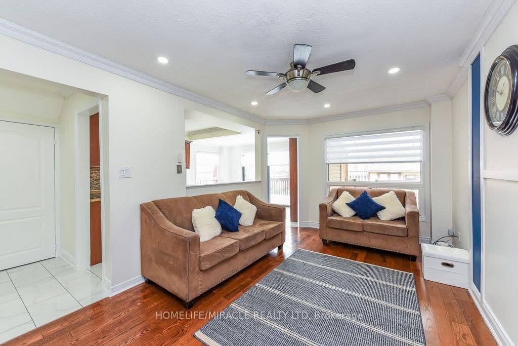 5449 Heritage Hills Boulevard thumbnail 12