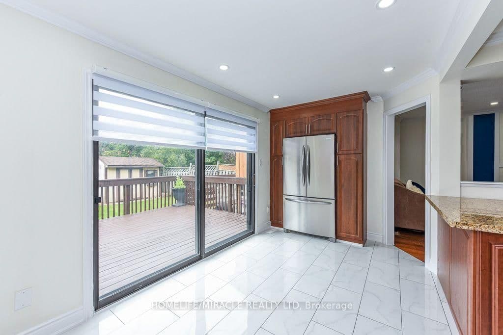 5449 Heritage Hills Boulevard thumbnail 14