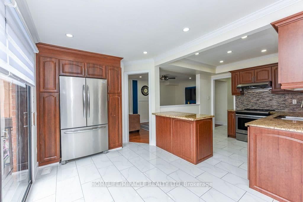 5449 Heritage Hills Boulevard thumbnail 15