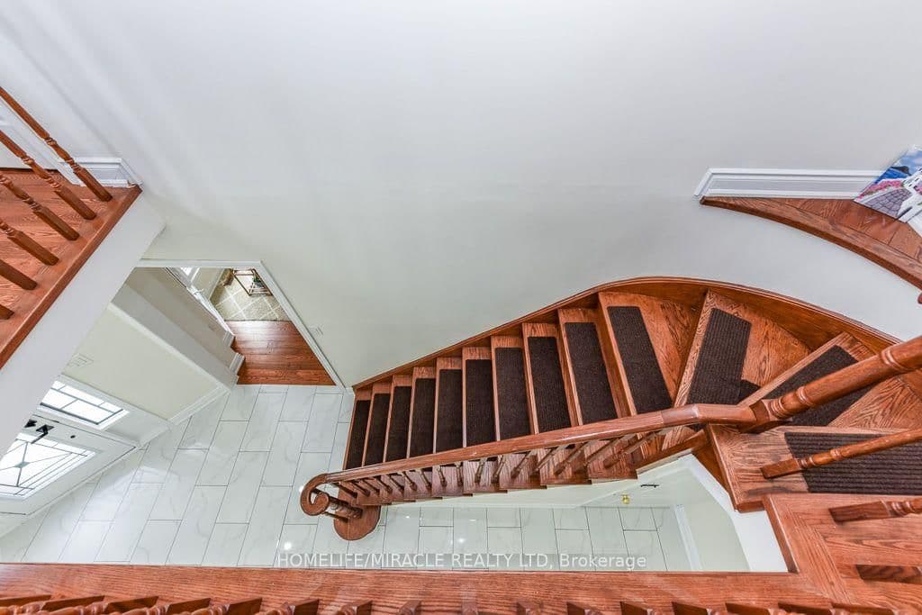 5449 Heritage Hills Boulevard thumbnail 23
