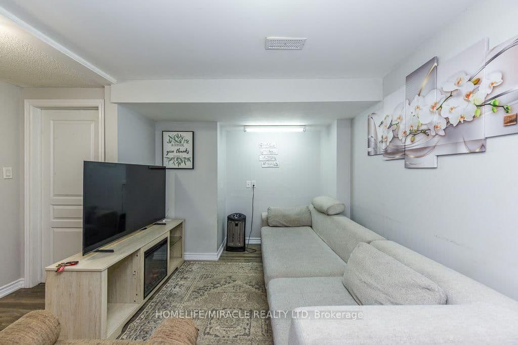 5449 Heritage Hills Boulevard thumbnail 36