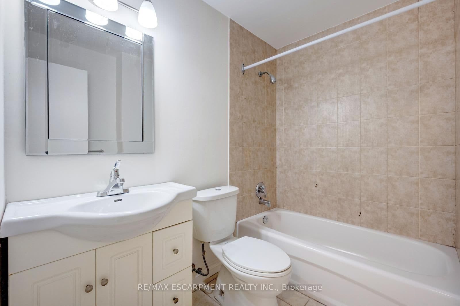 140 Ripley Court, Unit 4 thumbnail 30