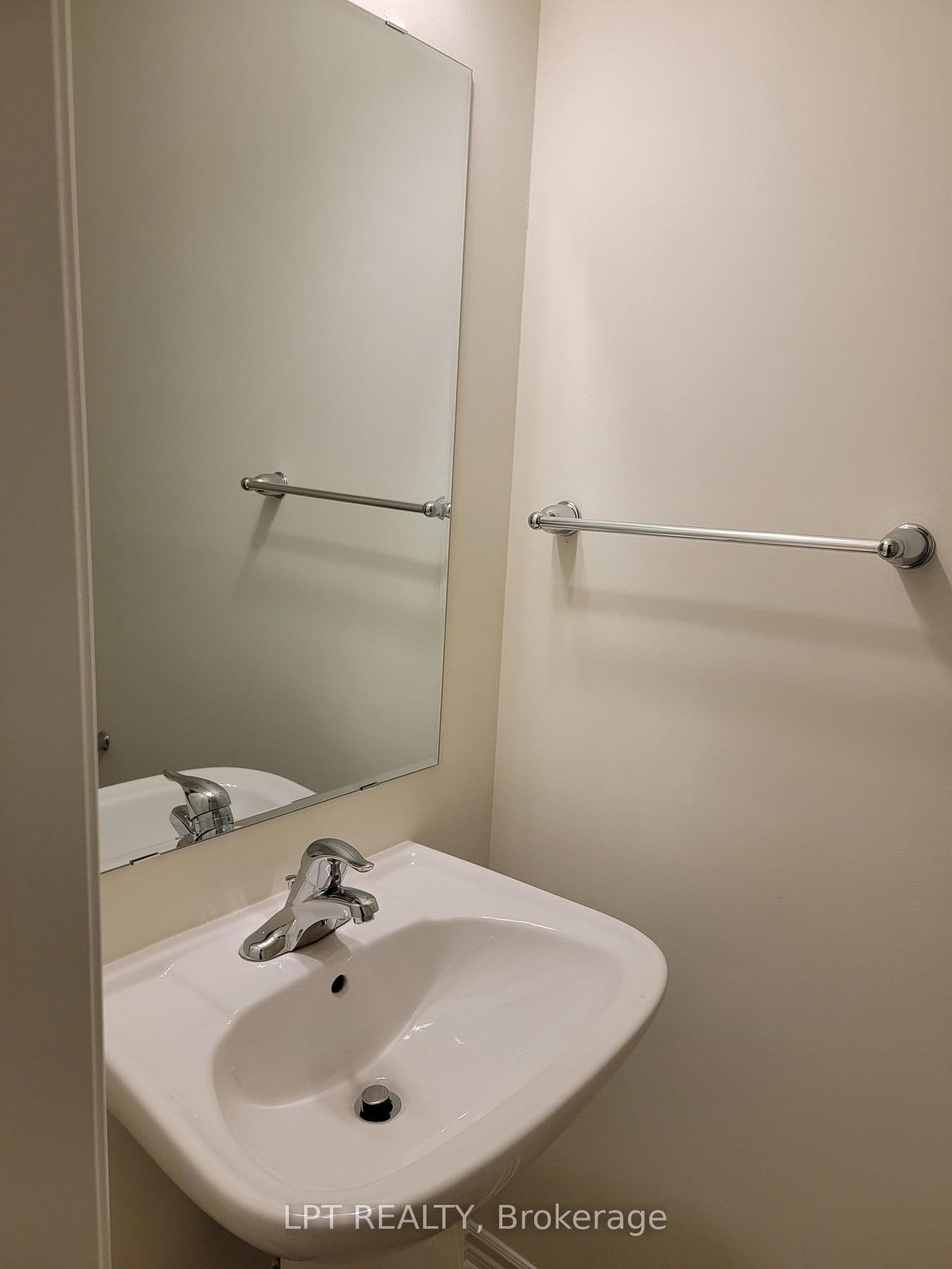240 Lagerfeld Drive, Unit 6 thumbnail 11
