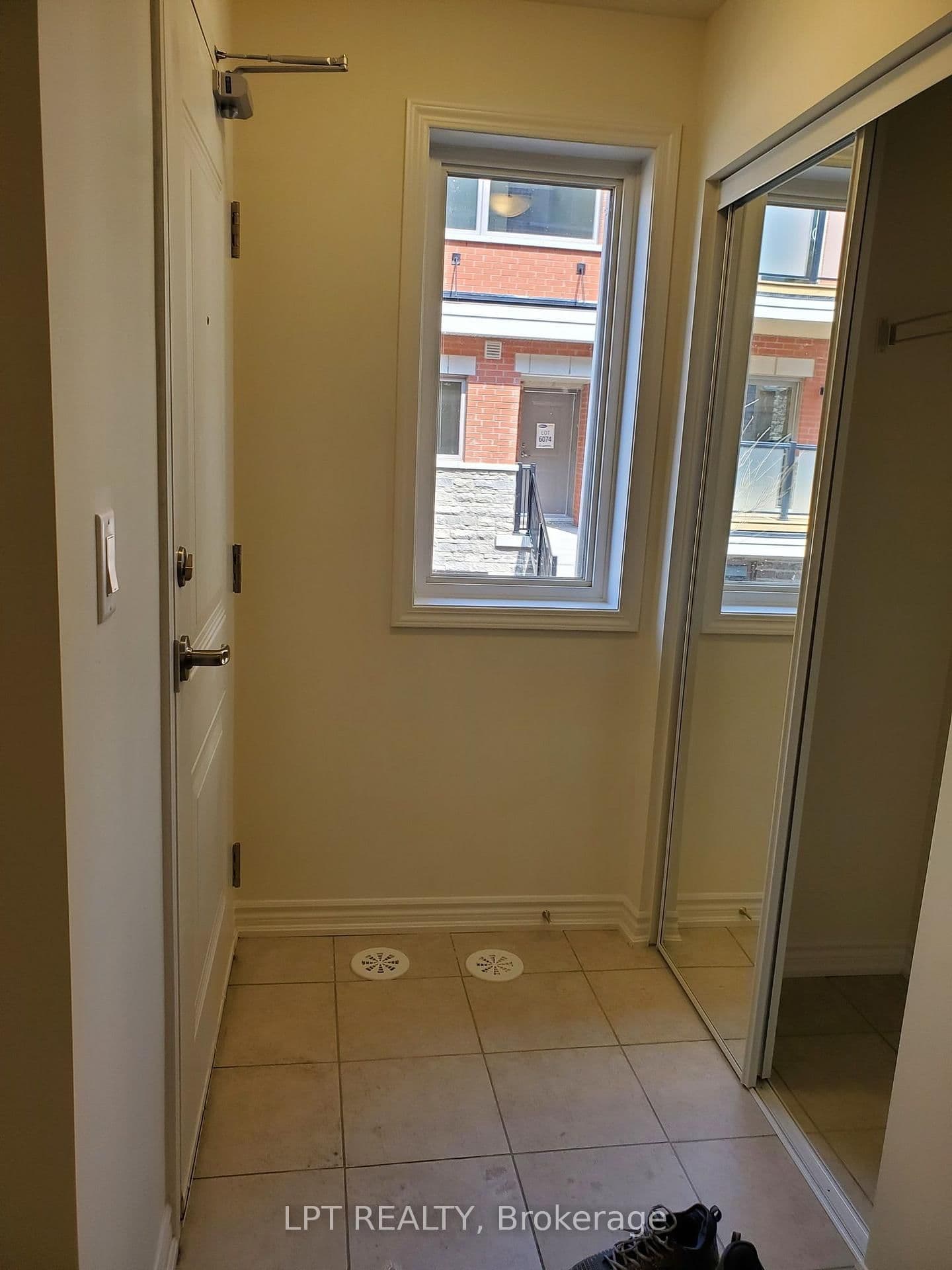 240 Lagerfeld Drive, Unit 6 thumbnail 3
