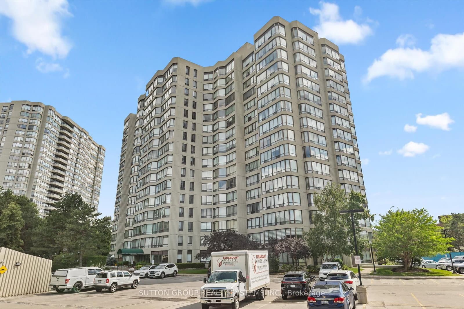 #609 - 26 Hanover Road