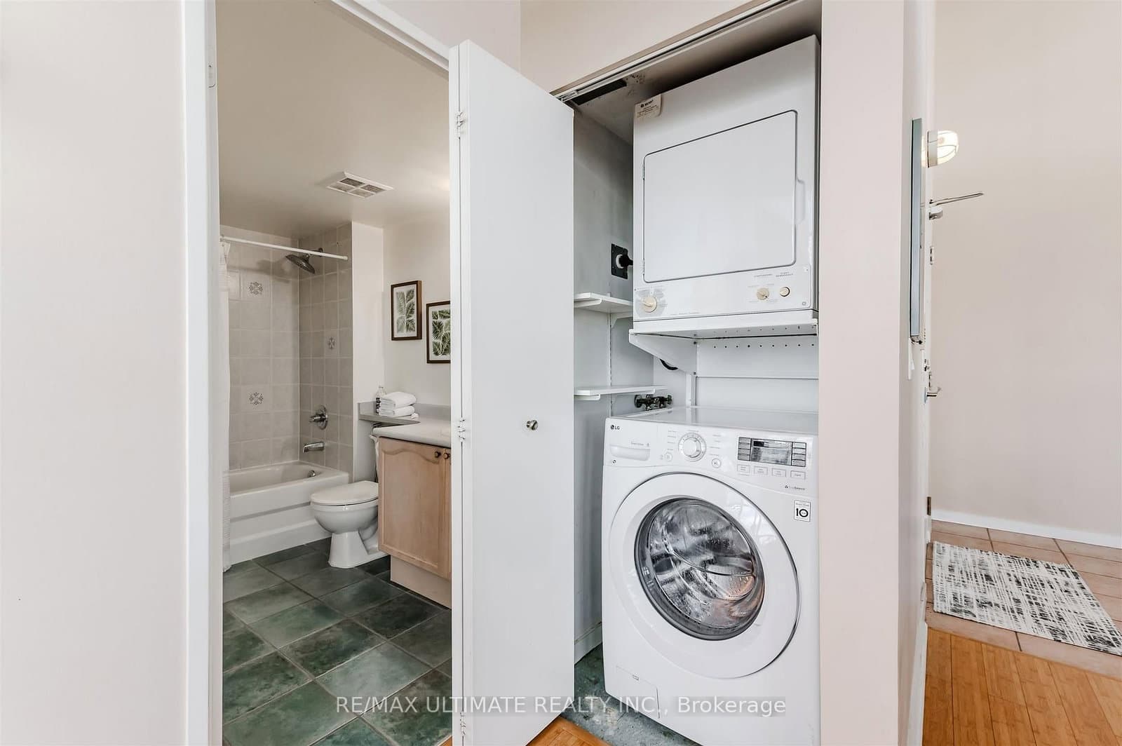 300 Manitoba Street, Unit 301 thumbnail 12