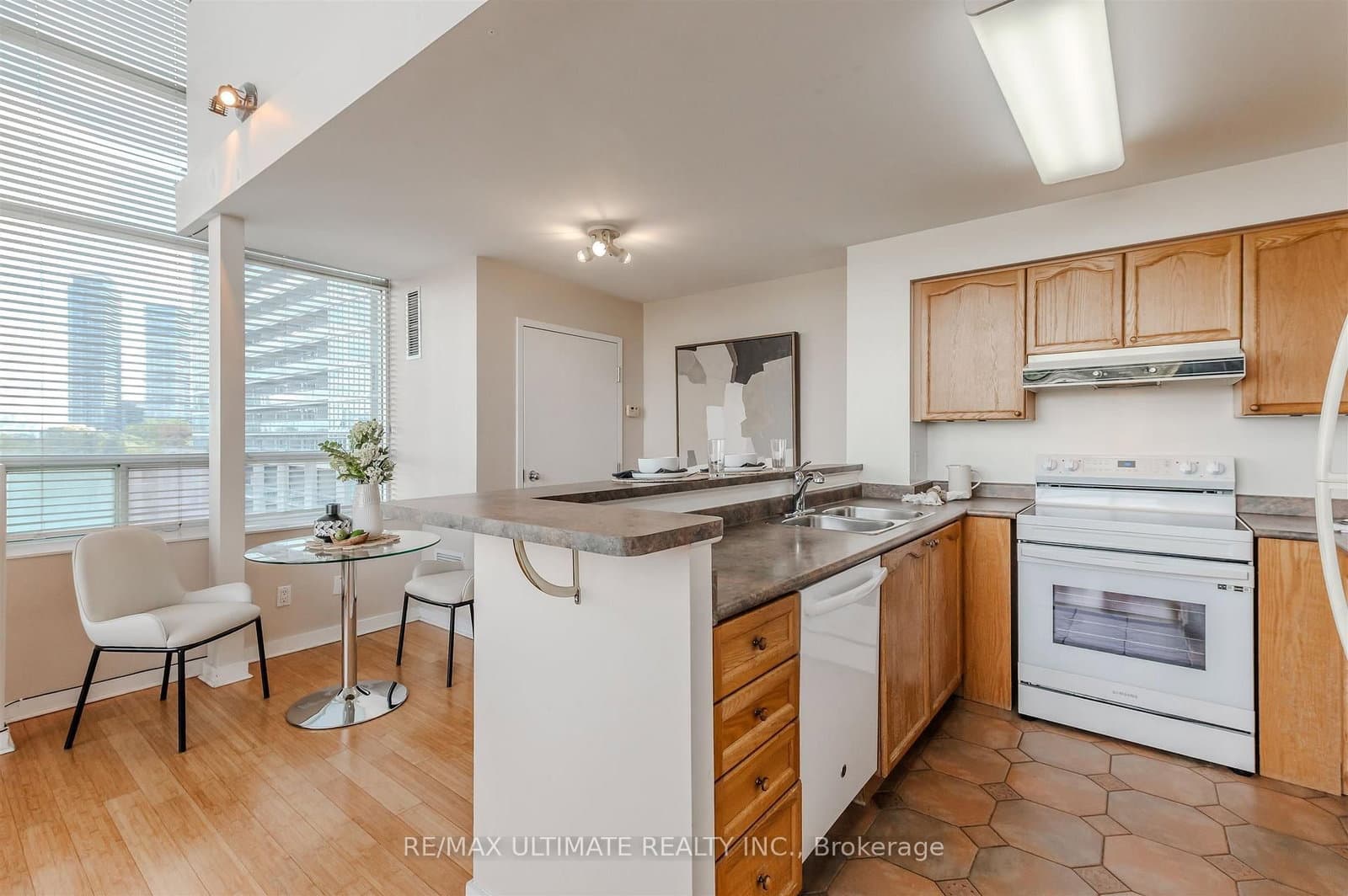 300 Manitoba Street, Unit 301 thumbnail 25