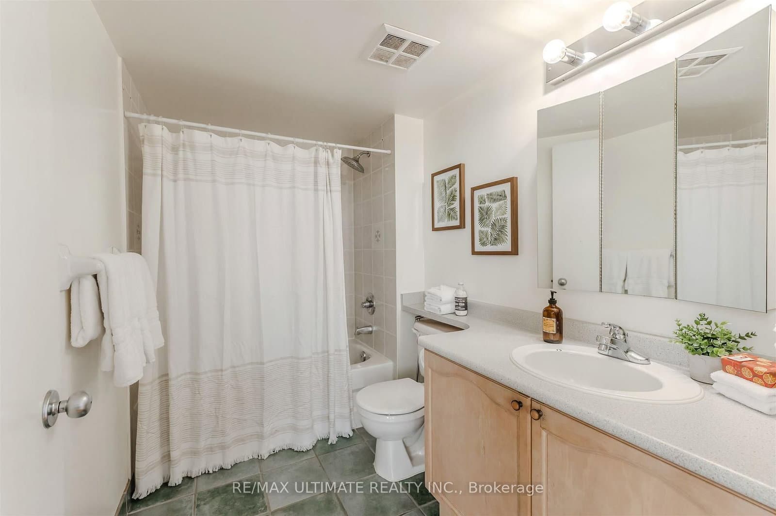 300 Manitoba Street, Unit 301 thumbnail 29