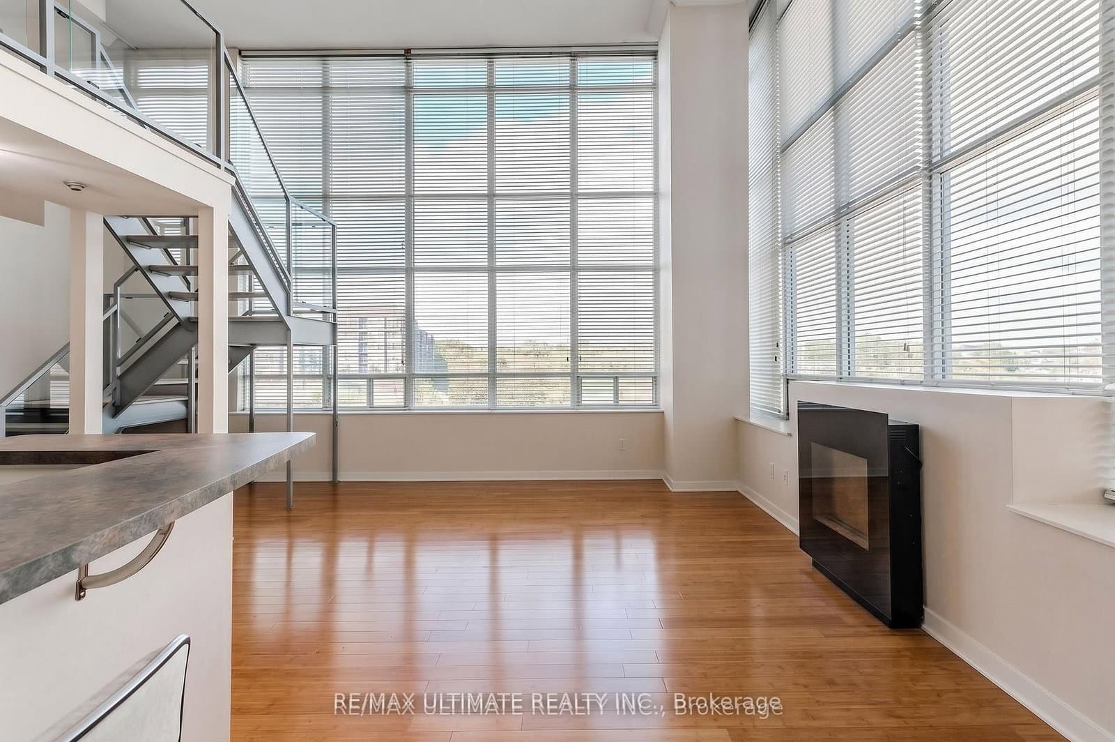 300 Manitoba Street, Unit 301 thumbnail 5
