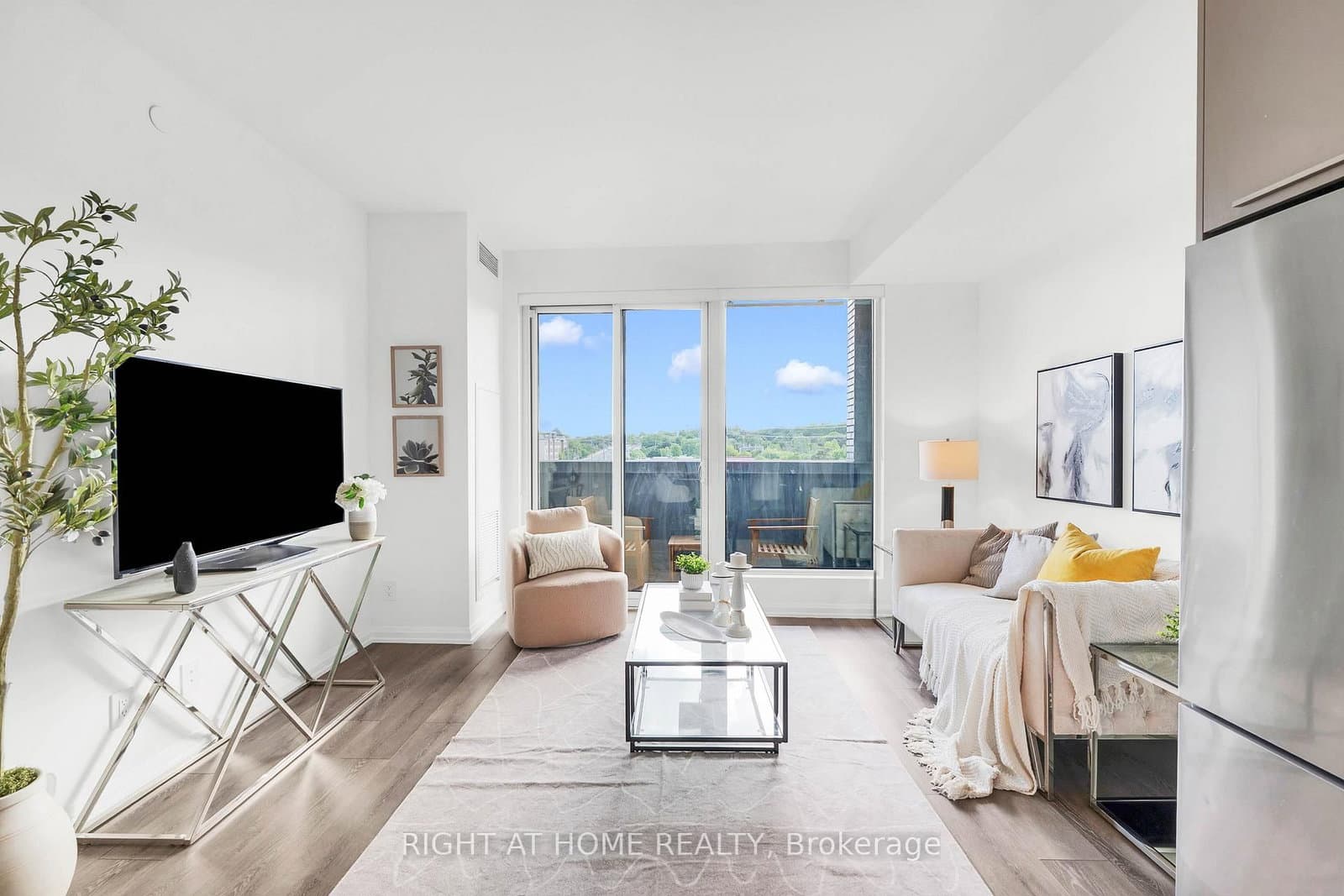 4208 Dundas Street W, Unit 414 thumbnail 11