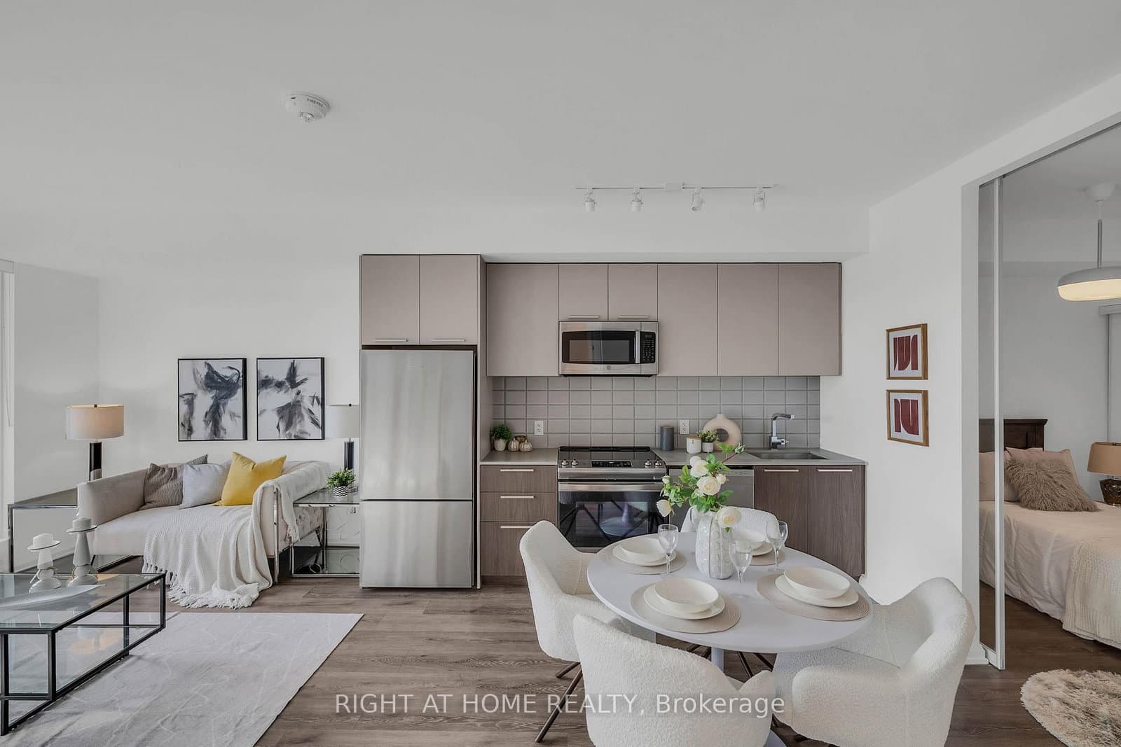 4208 Dundas Street W, Unit 414 thumbnail 15