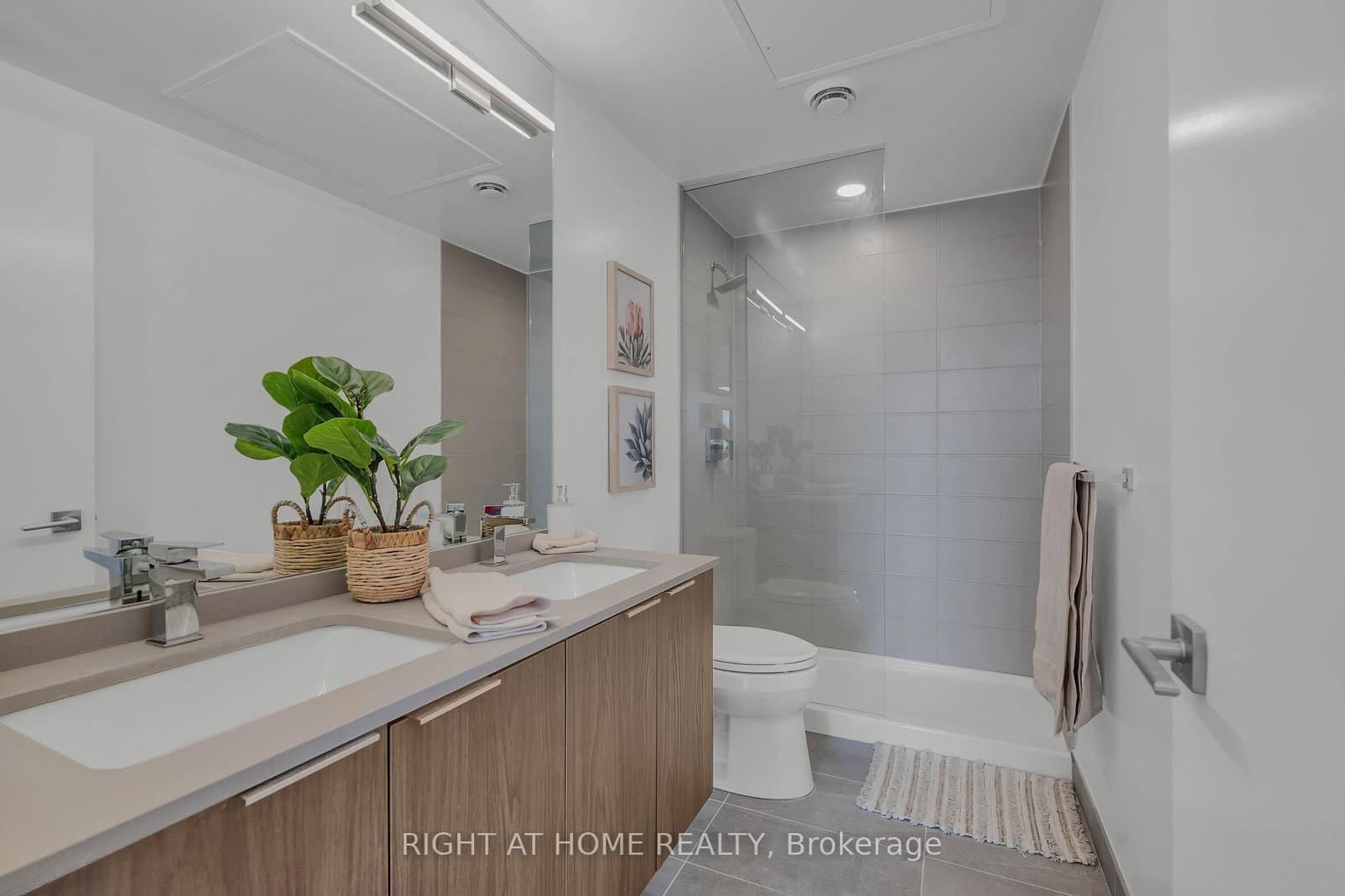 4208 Dundas Street W, Unit 414 thumbnail 19