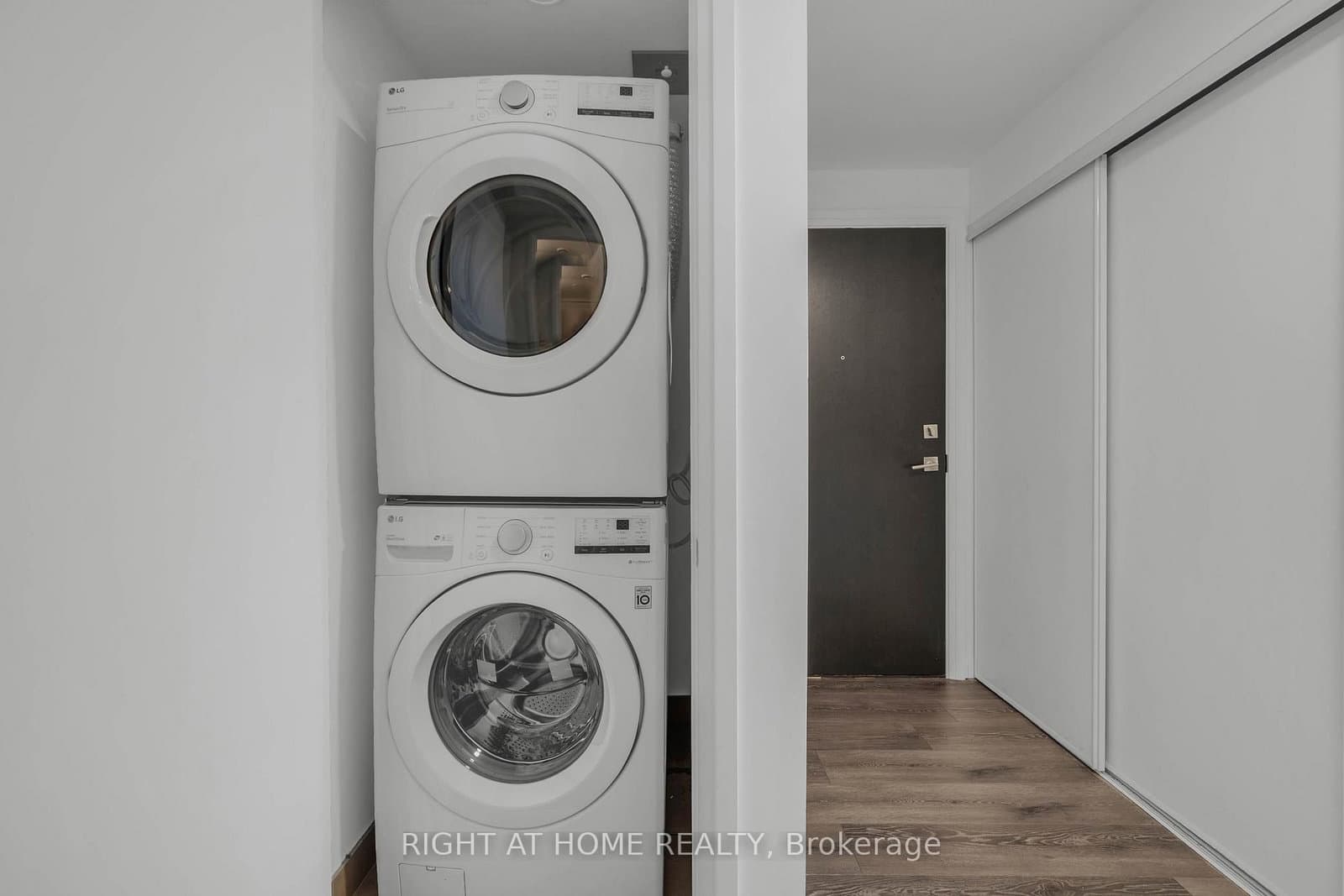 4208 Dundas Street W, Unit 414 thumbnail 23