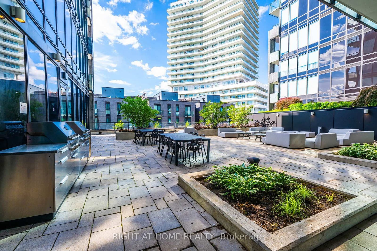 4208 Dundas Street W, Unit 414 thumbnail 28