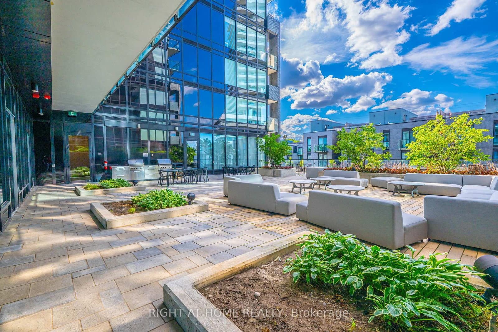 4208 Dundas Street W, Unit 414 thumbnail 29