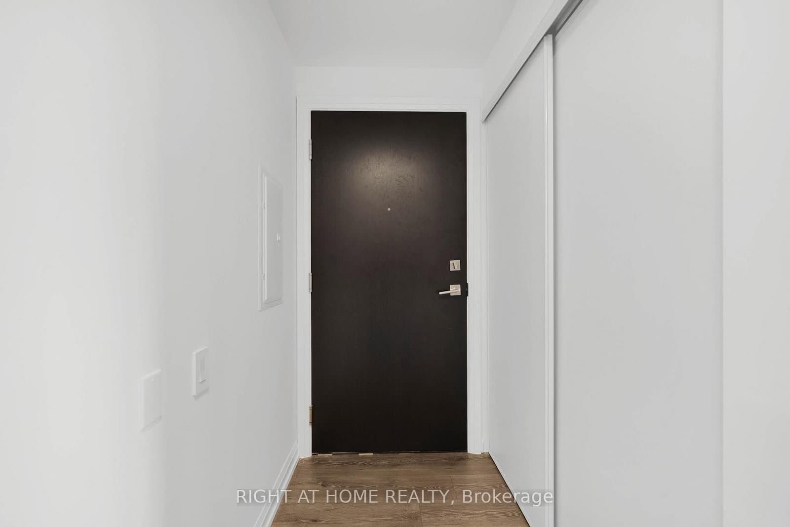 4208 Dundas Street W, Unit 414 thumbnail 6