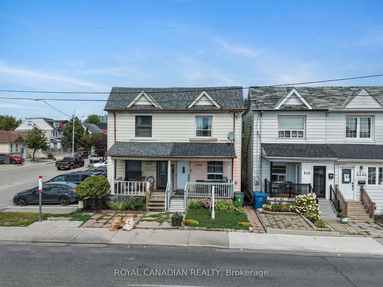 2538 St Clair Avenue W - Image 1