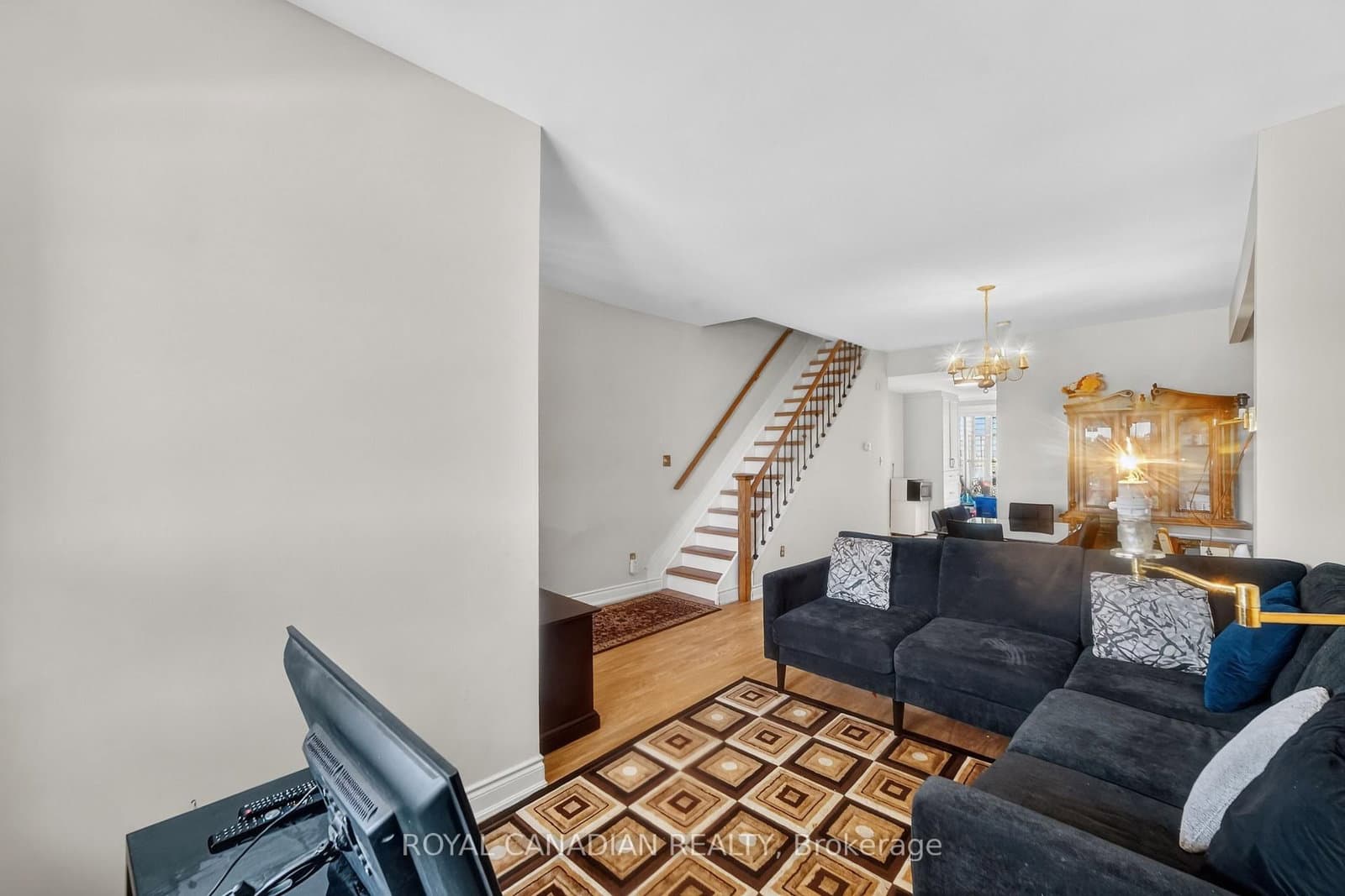 2538 St Clair Avenue W thumbnail 12