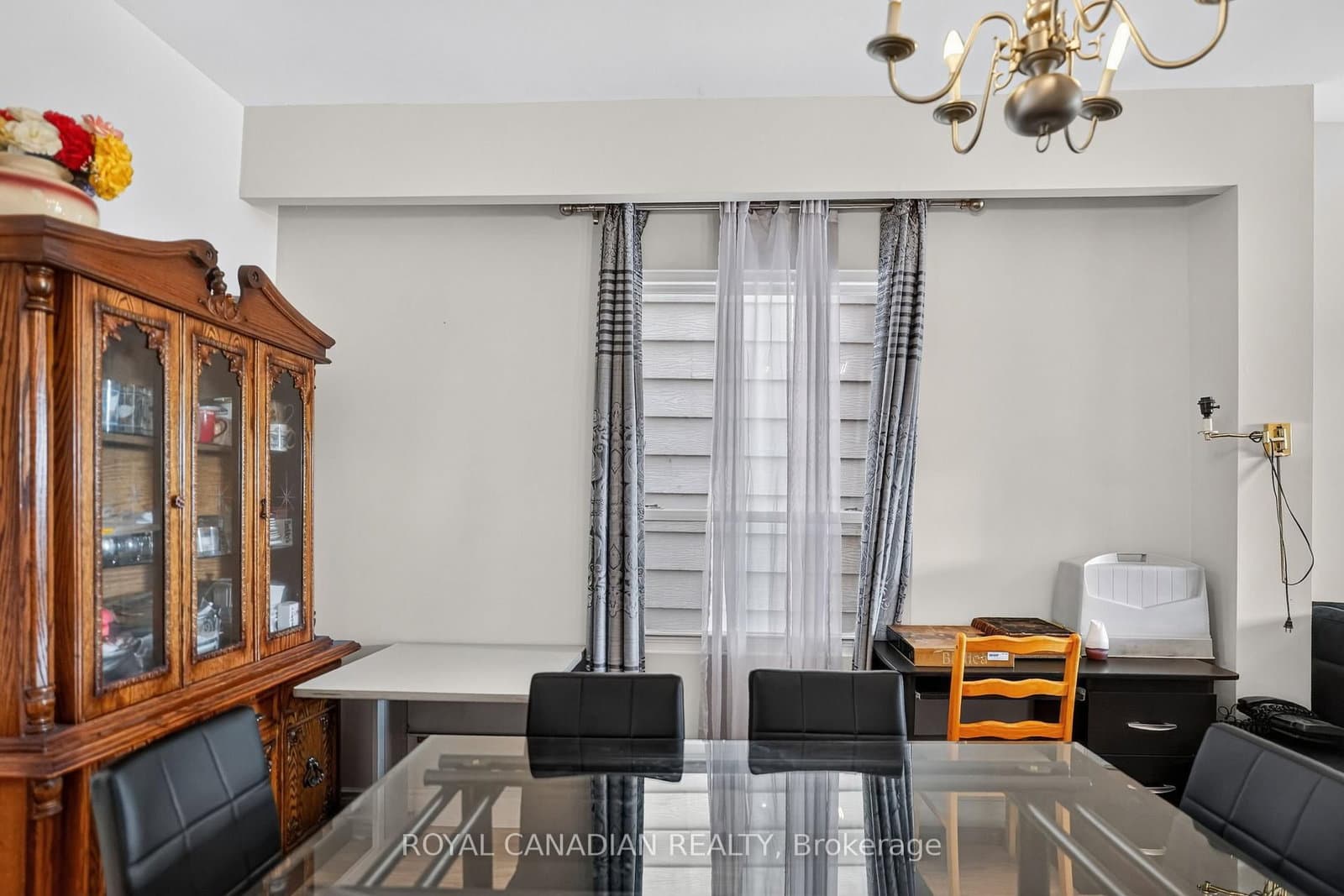 2538 St Clair Avenue W thumbnail 14