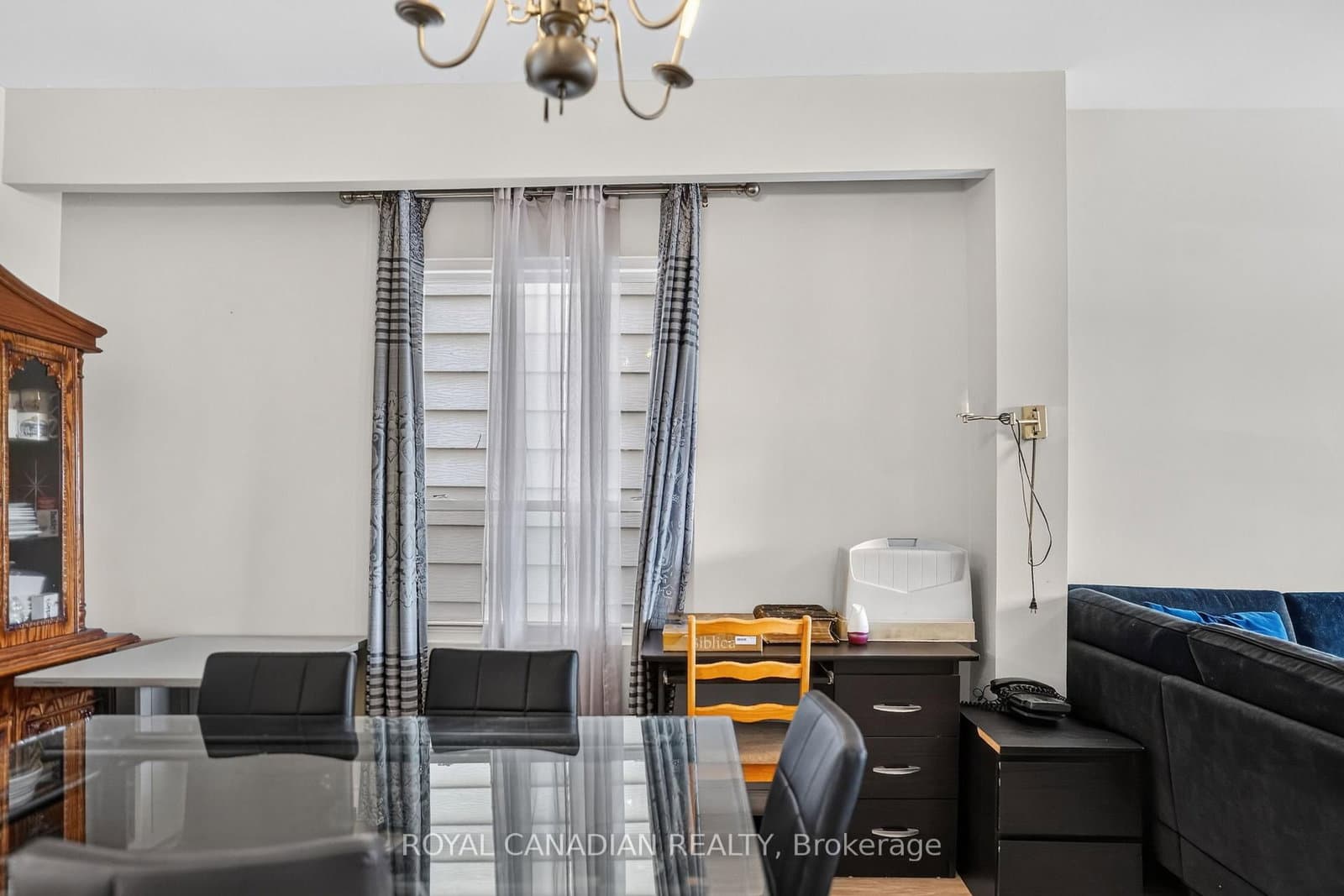 2538 St Clair Avenue W thumbnail 16
