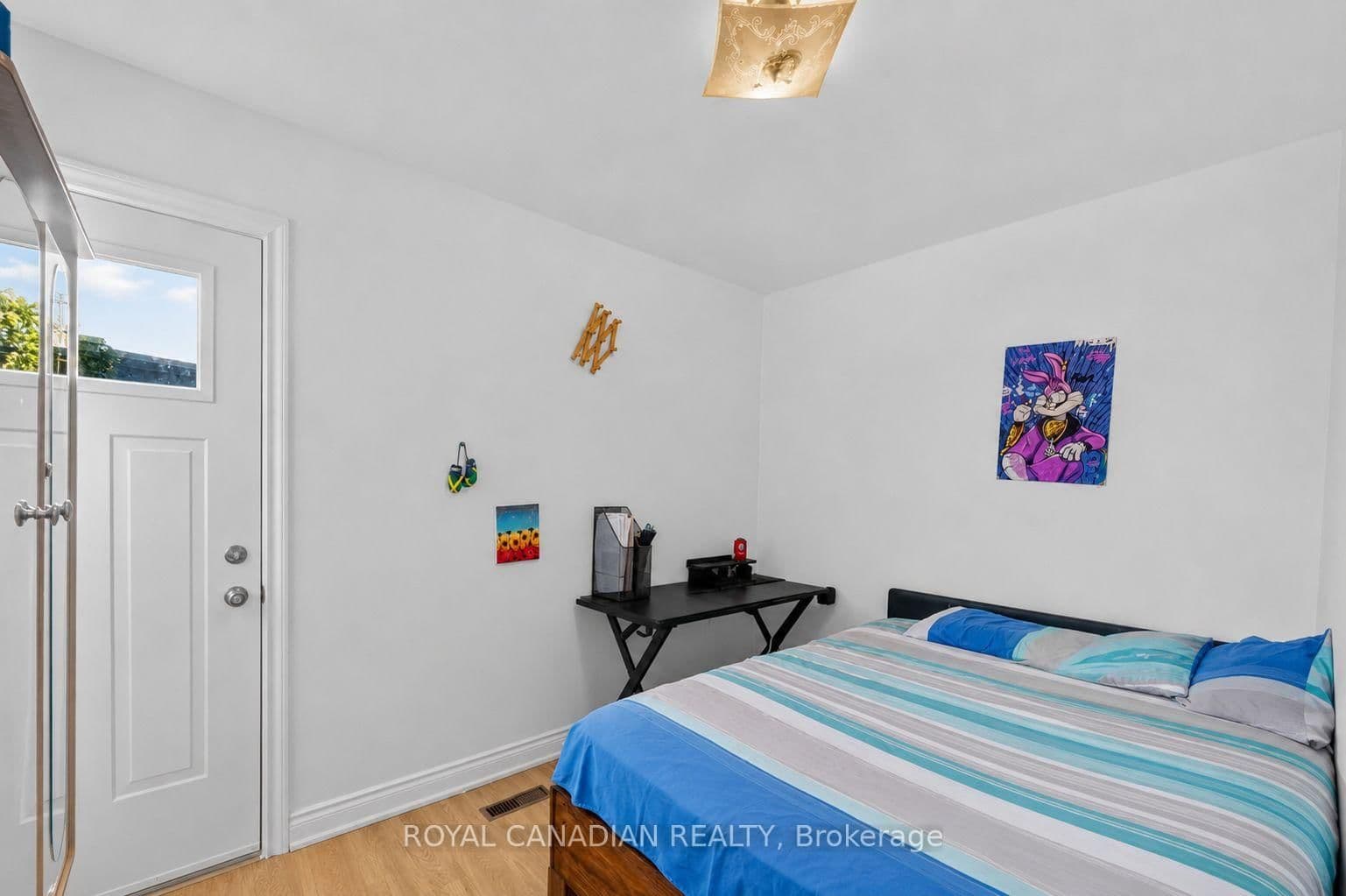 2538 St Clair Avenue W thumbnail 27