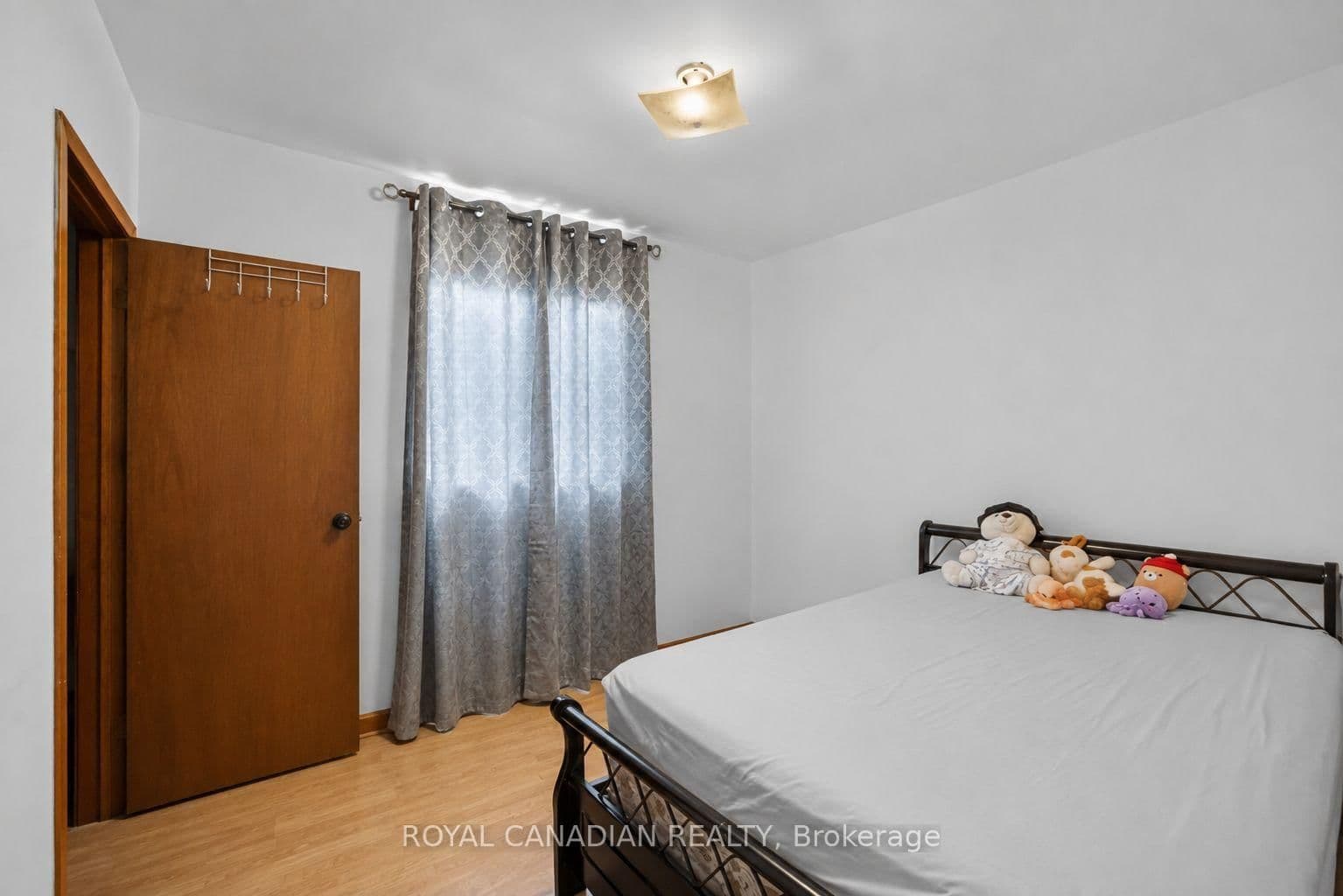 2538 St Clair Avenue W thumbnail 29