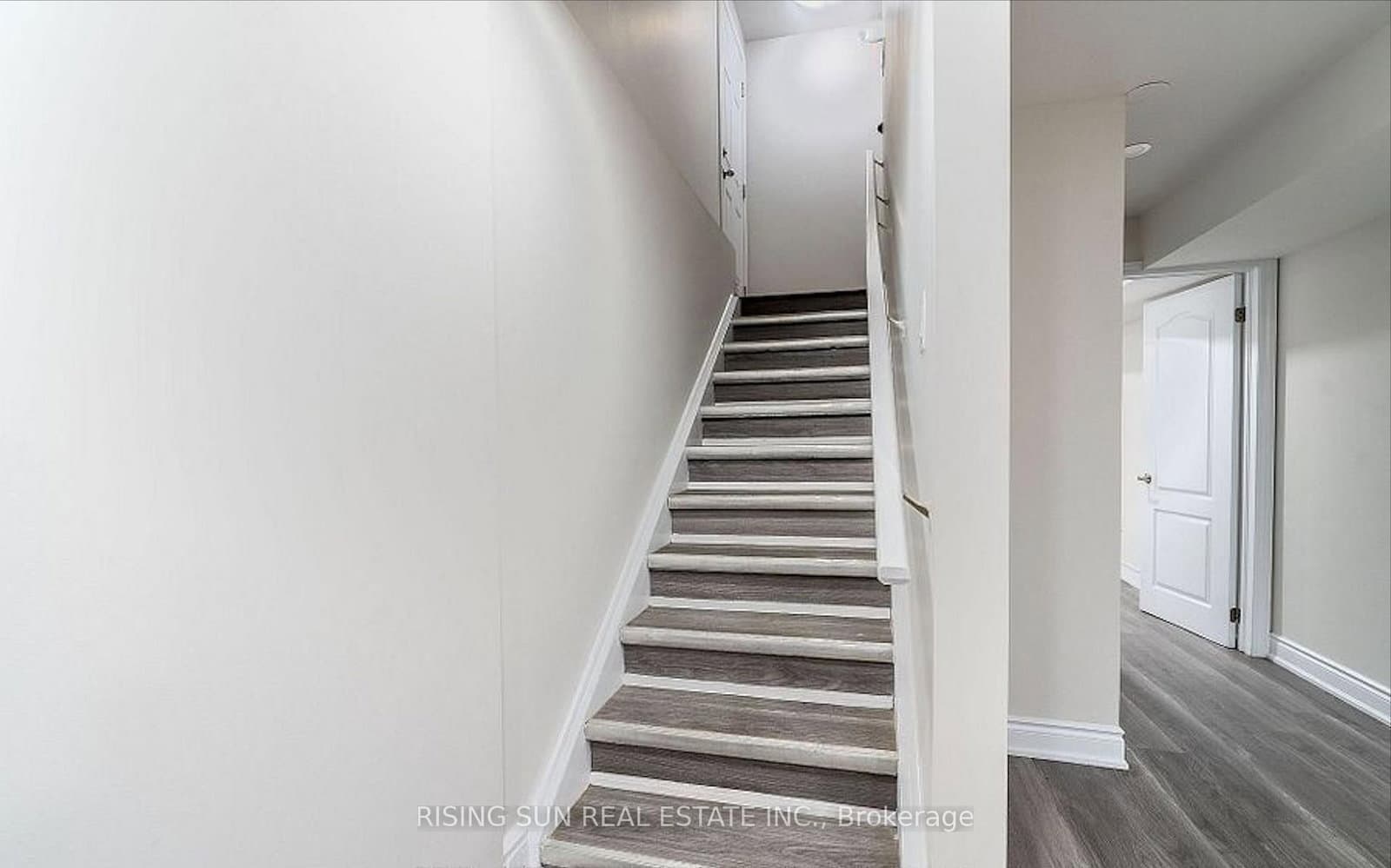 24 Herrick Drive thumbnail 17
