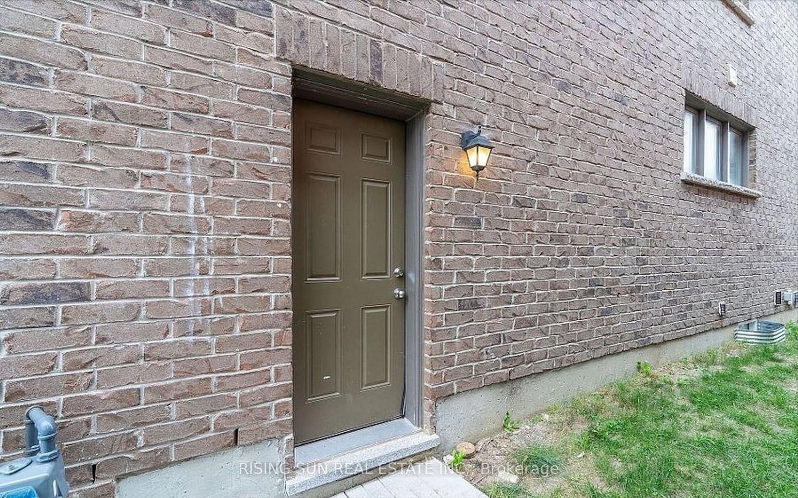 24 Herrick Drive thumbnail 3